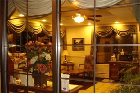 Colonie Inn And Suites แลแธม ภายนอก รูปภาพ